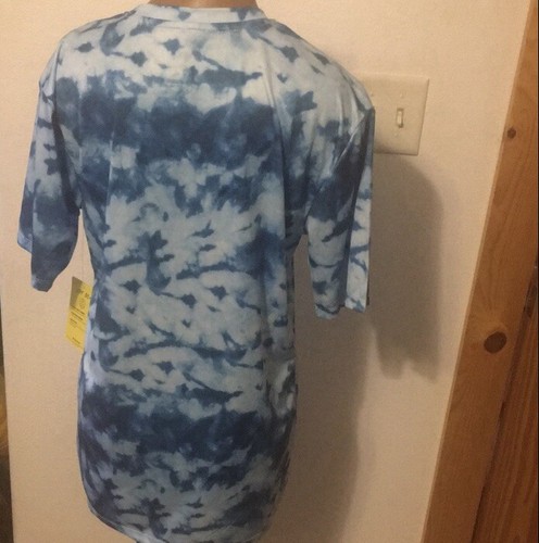 Body Glove Men's Rash Guard UPF 50+ Swim Shirt Tiger Skin Tie Dye Bright Blue S - Picture 2 of 9