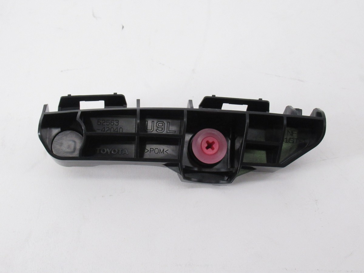 Genuine OEM Toyota 52563-0R050 Driver Rear Bumper Upper Retainer