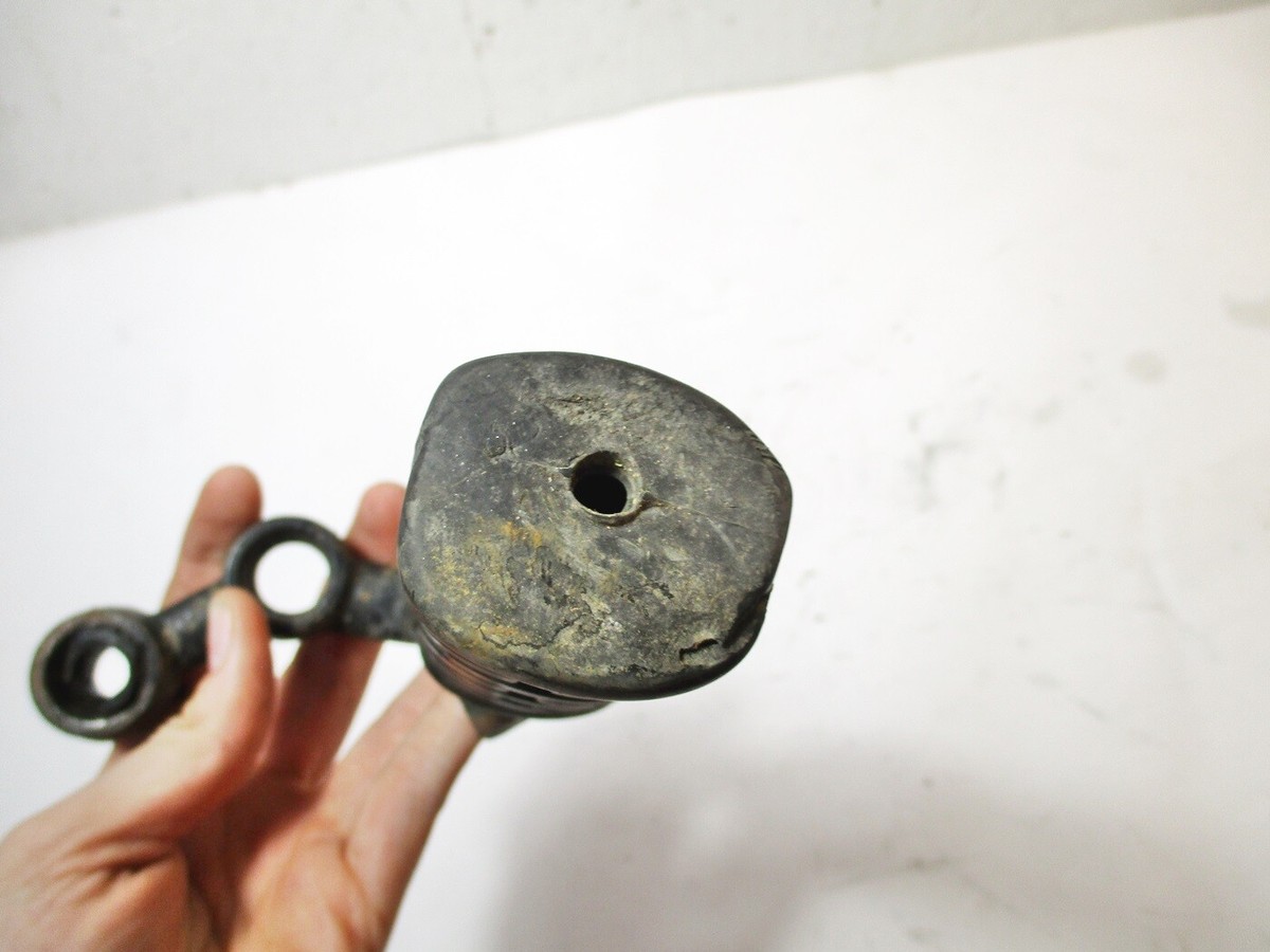 KAWASAKI KZ900 LEFT FOOTREST PEG STEP & BRACKET 34003-036 KZ 900