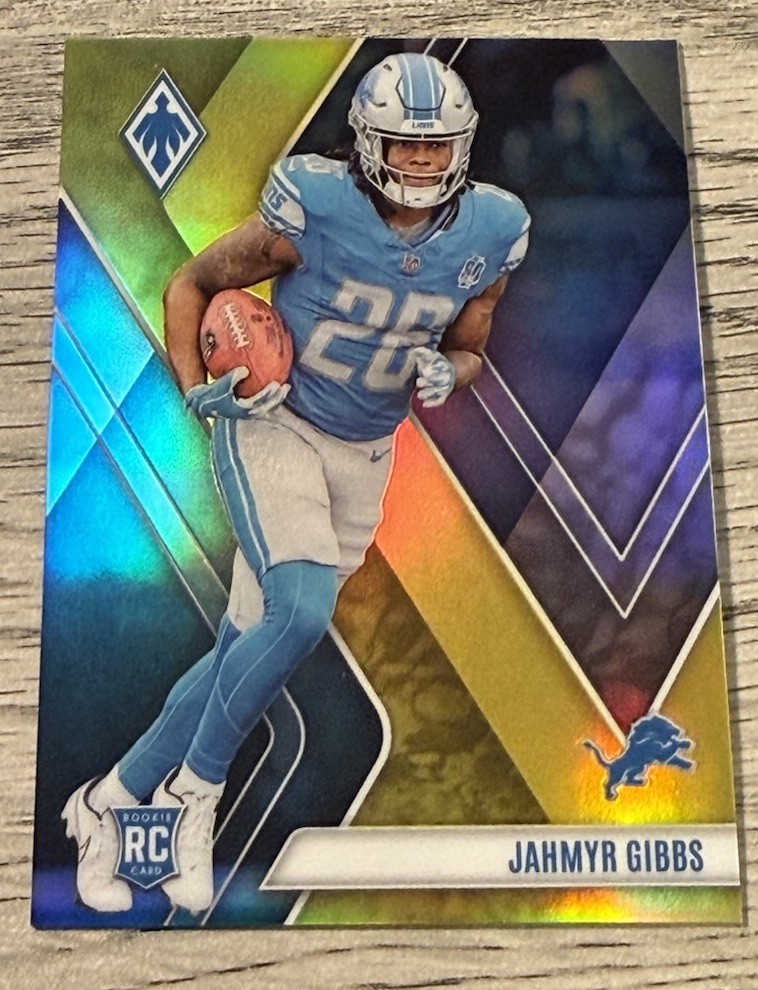 2023 Panini Phoenix - Rookies Jahmyr Gibbs #105 Yellow /75 (RC)