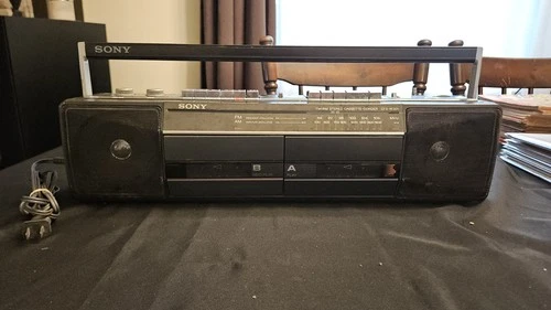 Sony CFS-W301 FM/AM Stereo Dual Cassette  Boombox