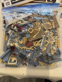 LEGO Creator Expert 10218 Pet Shop &ndash; 100% Complete w/ Minifigs, Box & Manuals