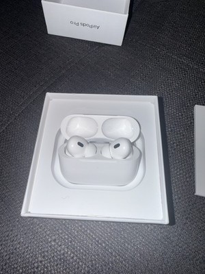 Apple AirPods Pro (2. Generation) USB-C Weiß mit Ladecase, Kabel & OVP