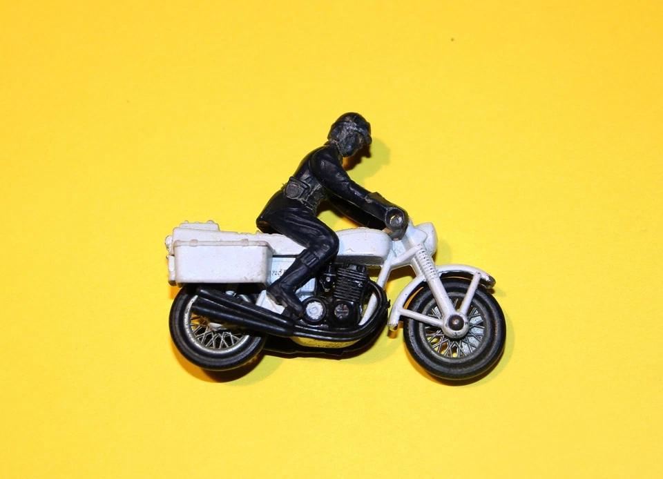 MODELLISMO HONDA 750 POLIZIA POLICE MATCHBOX LESNEY 1:43 ART. 33 1977 - Immagine 2 di 4