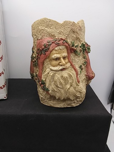 HOUSE OF LLOYD CHRISTMAS AROUND THE WORLD BLACK FOREST SANTA CANDLEHOLDER NIB!! - Picture 6 of 23