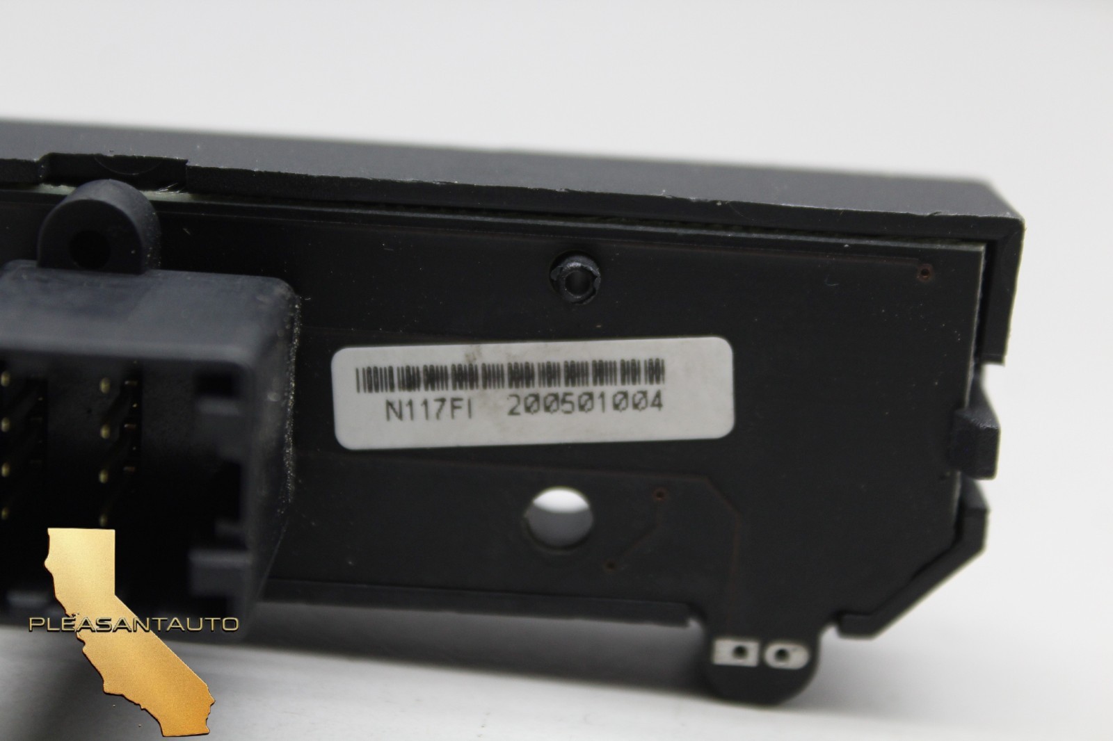 03-13 Maserati Quattroporte Gas Fuel Trunk Headrest Control Switch OEM