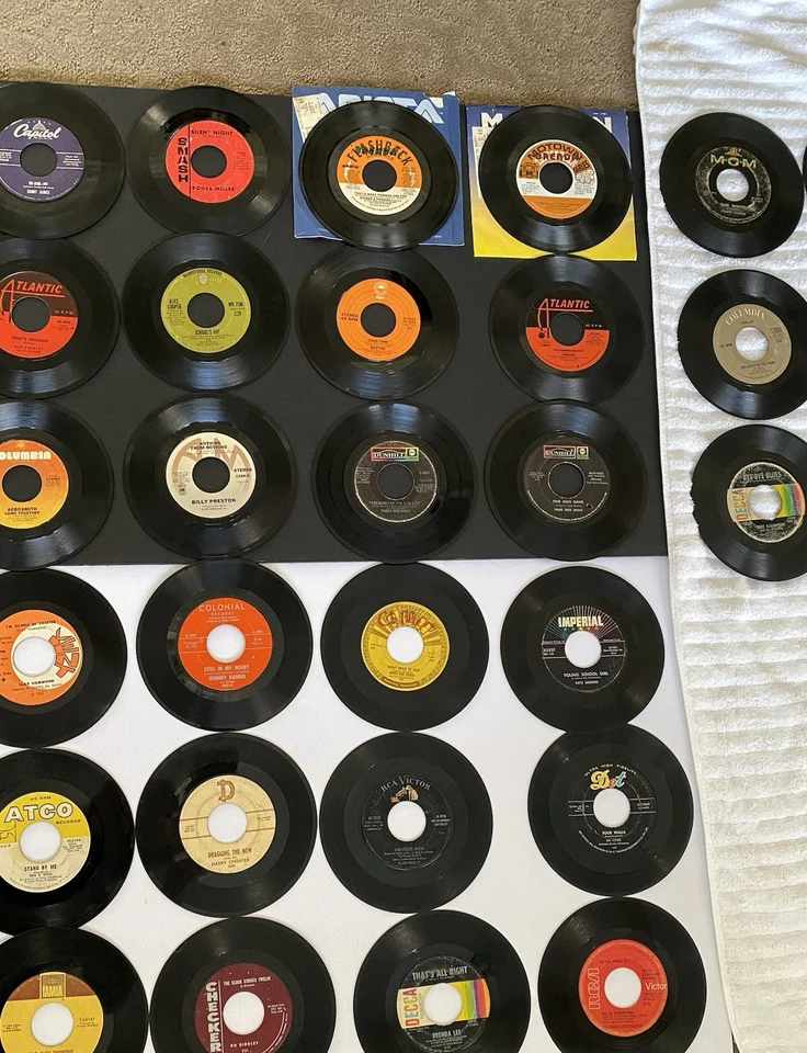 45RPM 7” Record Lot. Various Genres Labels And Condition. 50s-70s Good To VG+ - Imagem 3 de 4