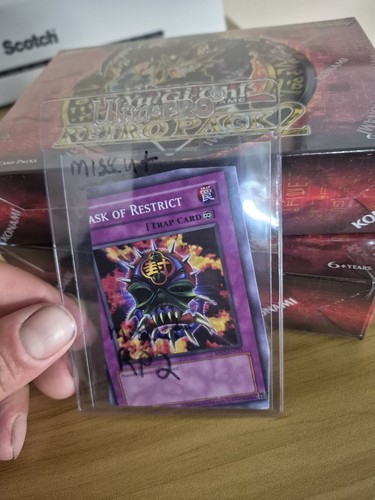 Mask Of Restrict (Miscut) Retropack 2 - Picture 3 of 7
