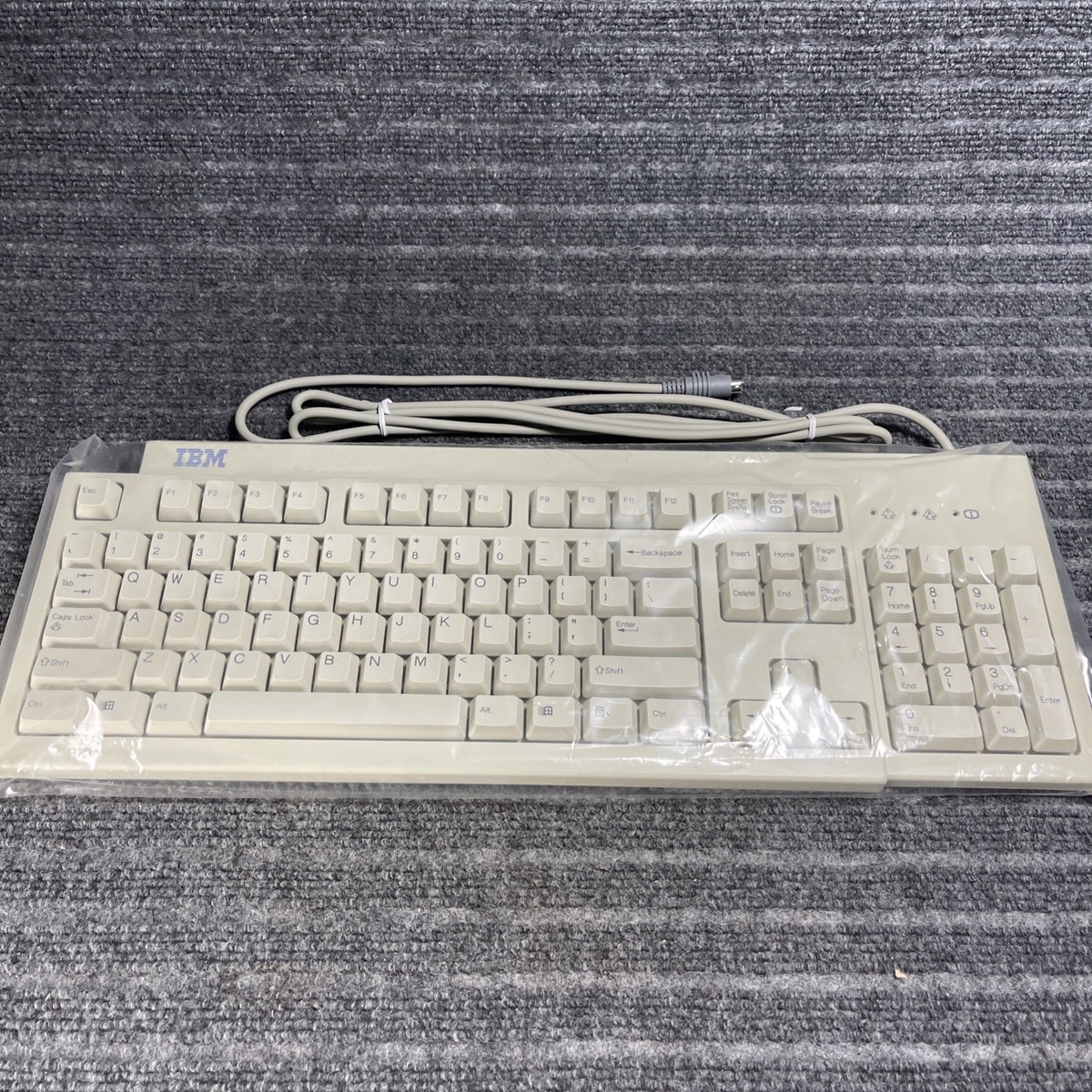 Vintage IBM KB-7953 Keyboard 02K0805 Wired PS/2 Clicky Keys CEM00