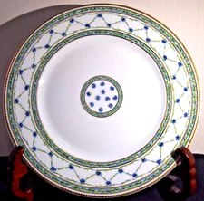 A. Raynaud L'Allee Du Roy Limoges Porcelain Dinner Plate 10.75"-Made In France