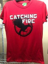 The Hunger Games 2: Catching Fire Logo Juniors Red T-Shirt Size Medium New