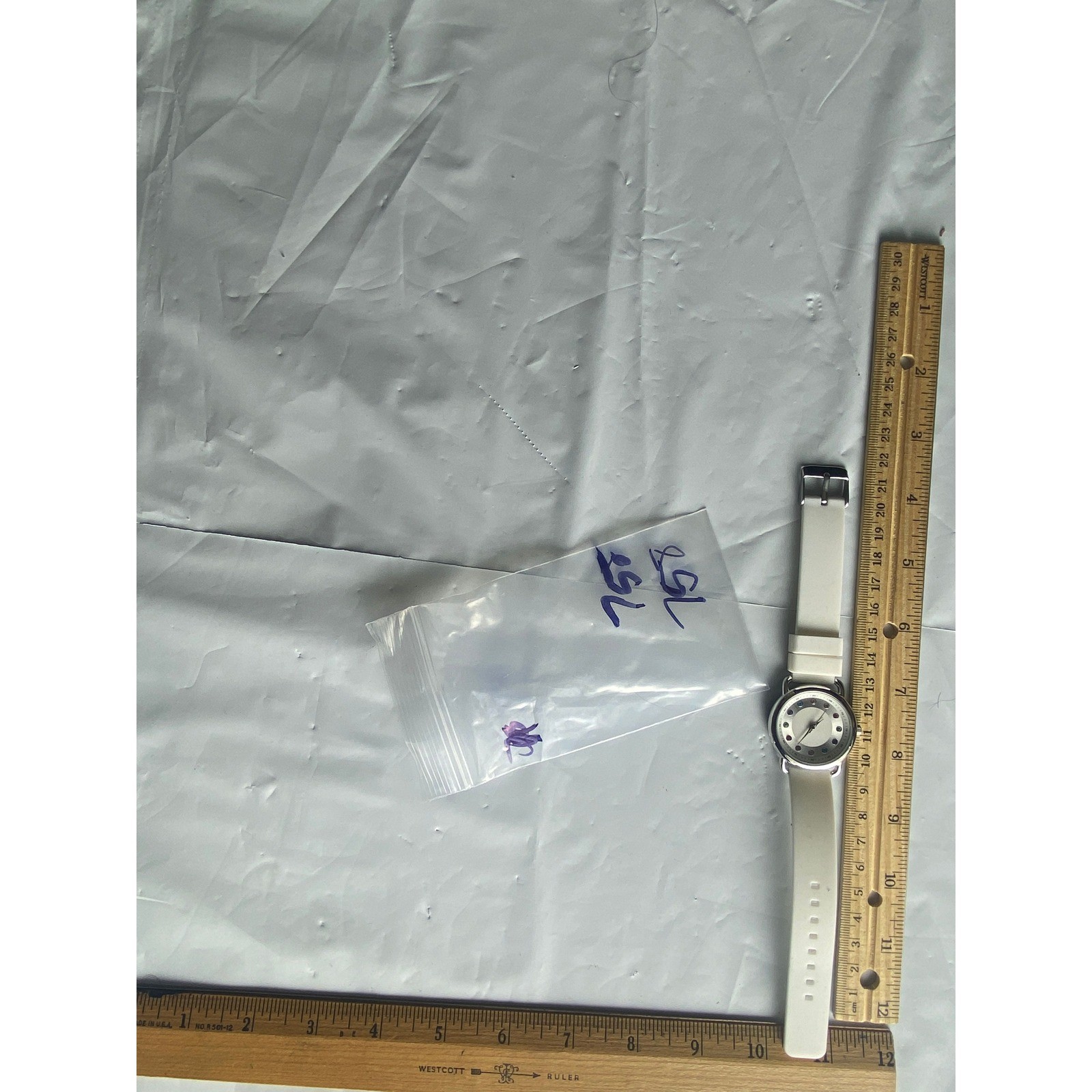 White Silicone Strap Watch - image 2