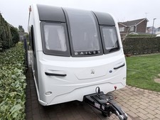 Bailey Unicorn Cadiz 4 Berth fixed single beds with mover and kit