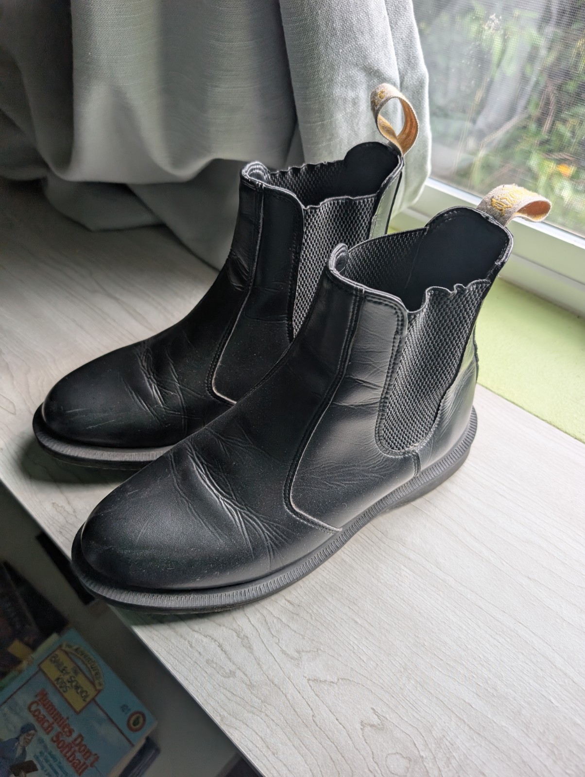 Dr Doc Martens Boots Womens 8 Vegan Flora Chelsea Black Classic Casual Ankle thumbnail 3