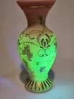 FENTON GLASS 2003 SHOWCASE DEALER URANIUM BURMESE VASE LE #1343 GLOWS!