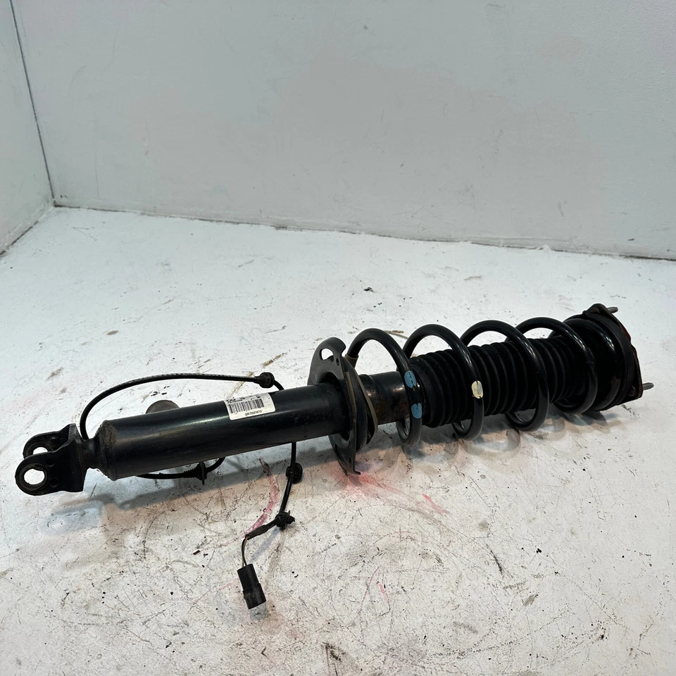 19-20 INFINITI Q50 AWD REAR DRIVER SIDE SHOCK STRUT ABSORBER W/ COIL SPRING OEM - Imagem 2 de 4