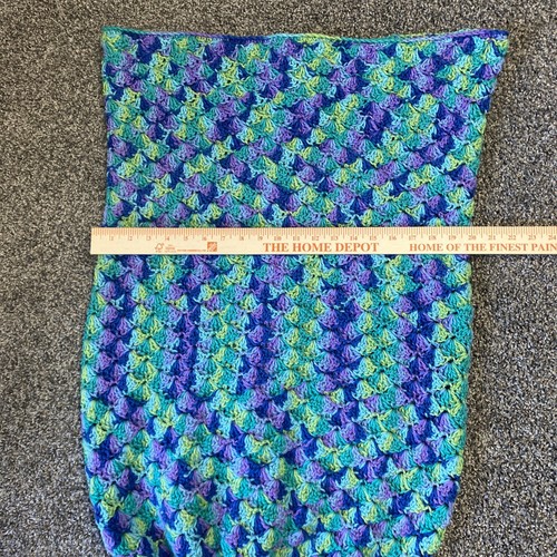 Mermaid Tail Crochet Blanket Toddler Kids Multicolor 20 X 43 - Picture 4 of 5