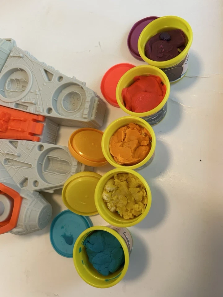 Play-Doh Star Wars Halcón Milenario con cabezales de lata. Completo. Leer. Foto 4 de 4
