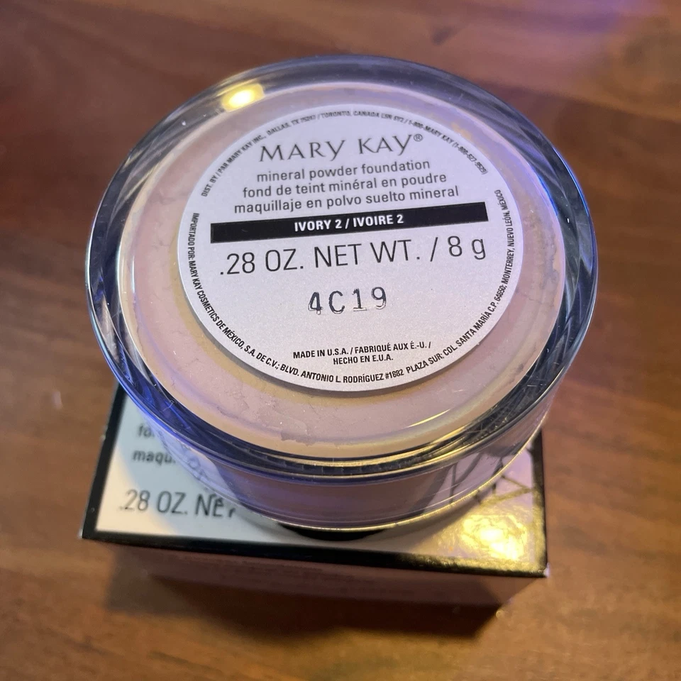 Mary Kay Mineral Powder Foundation Ivory 2 #040985 DISCONTINUED in Box Loose New - Image 2 of 3