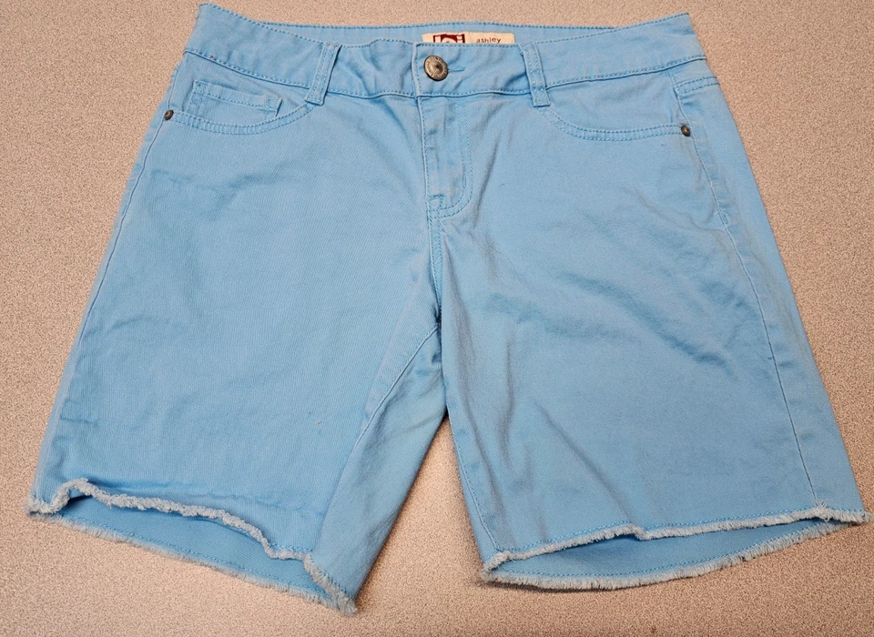 Pantalones cortos chinos de tiro bajo LEI Ashley talla 11 azul claro pantalones cortos de verano Foto 3 de 4