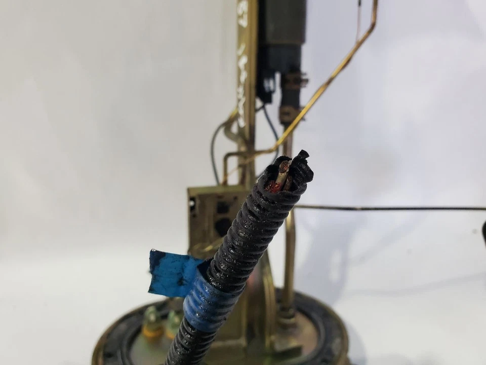 1996 1997 1998 Lexus LX450 OEM 4.5L Fuel Pump - Image 4 of 4