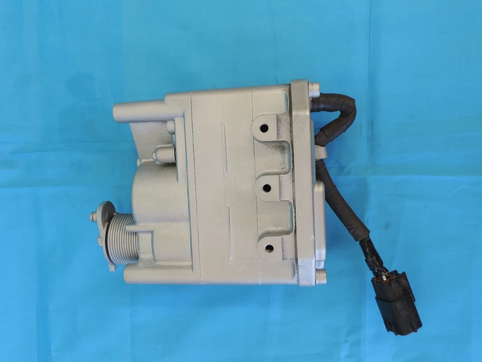 Actuador electrónico turbo genuino Hino 268 Ranger UD Truck JO8E GT4082KLNV Foto 3 de 4