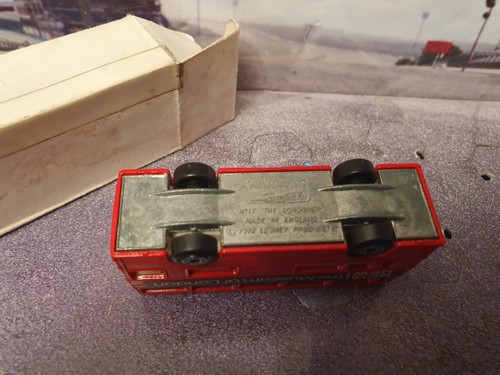 AUTOBÚS LONDINENSE MATCHBOX MB17 EL MUSEO DE LONDRES con caja lisa - Imagen 7 de 9