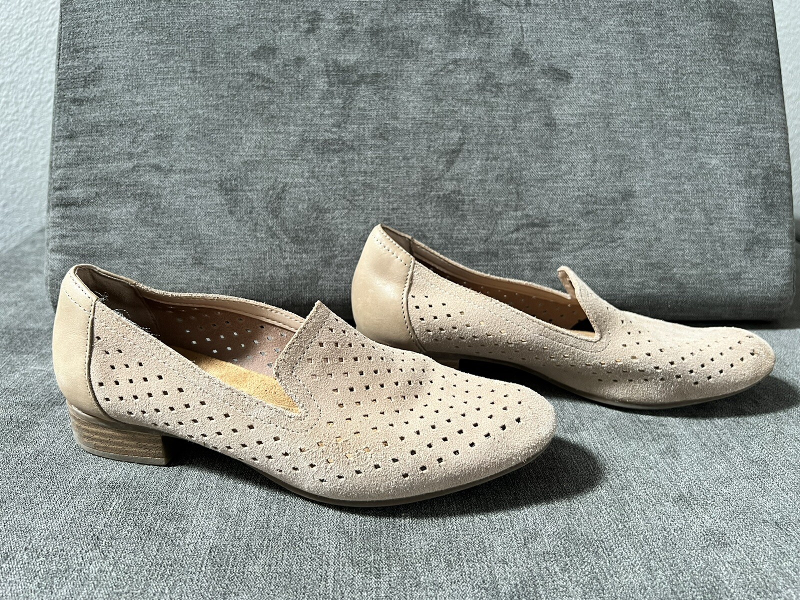 Clarks Juliet Hayes Perforated Suede Flats Women's Size 7.5 M Sand