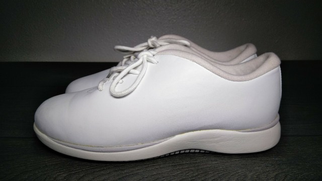 earth spirit tennis shoes