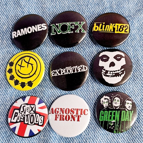 Punk Rock Button Anstecker Pins. Punk's not Dead, Hardcore, Antisocial. 40 Artikel - Bild 4 von 9