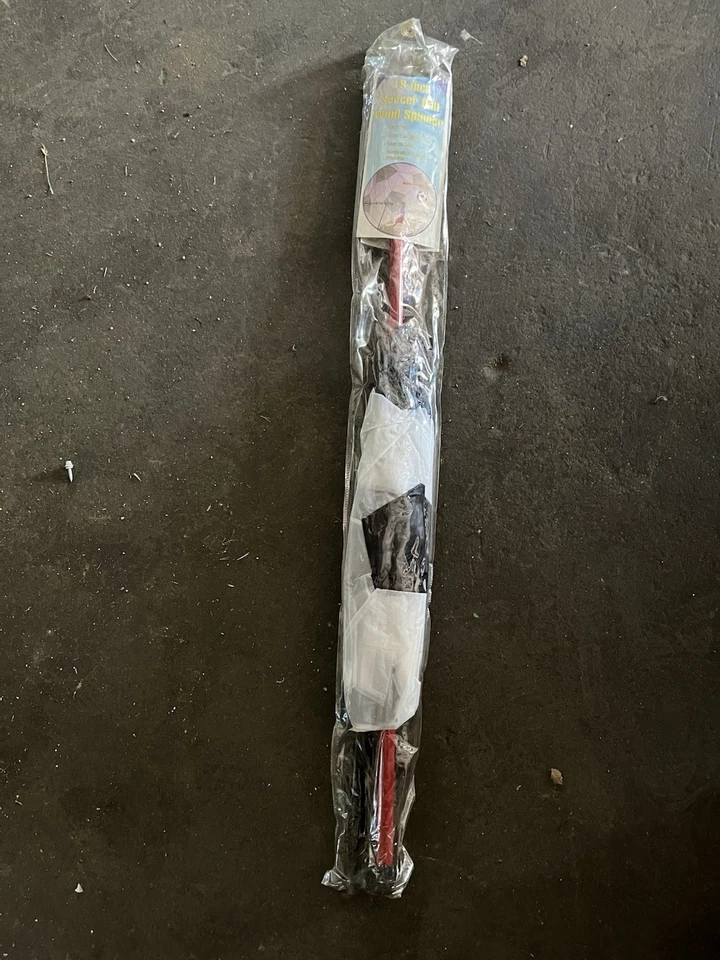 Balón de fútbol de 18 pulgadas Wind Spinner de Premier Kites - Decoración de torneo de fútbol Foto 2 de 3