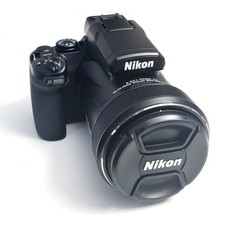 NIKON Superzoom-Kamera Coolpix P1100 4,3-539 mm 16 MP f/2,8-8 HMDI USB-C B-WARE