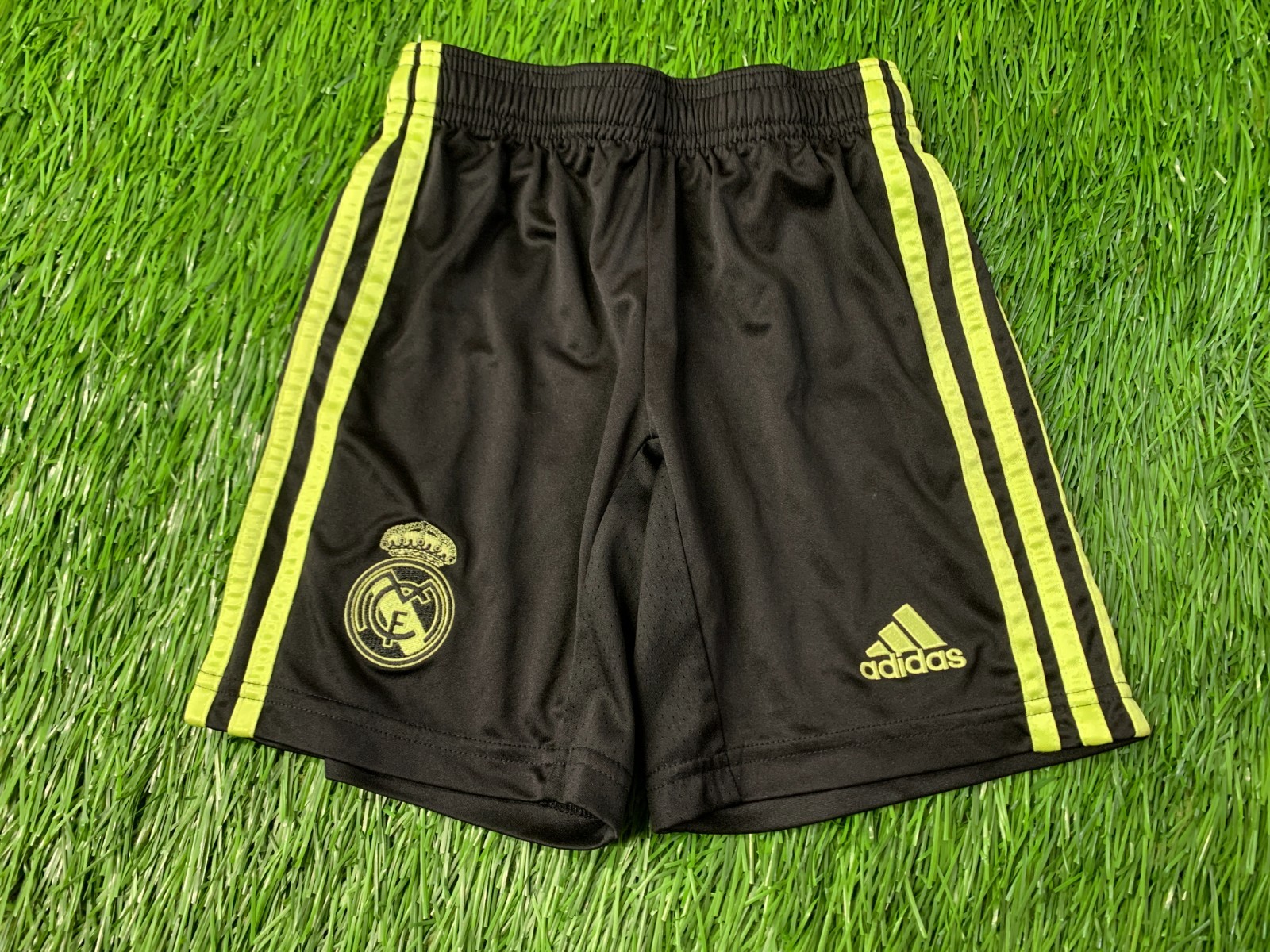 REAL MADRID 2022-2023 FOOTBALL KIT SHIRT JERSEY AND SHORTS THIRD ADIDAS YOUNG XS thumbnail 13