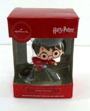 NEW Hallmark Harry Potter flying on broom Christmas Ornament Quidditch 