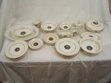 J & G Meakin MEK49 Lot of 46 Pieces c. 1912 Bird w/ Urn on Blue Medallion