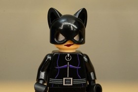 Lego Minifigure Catwoman 7779 bat003 DC Comic Batman Villian Catcycle Motorcycle