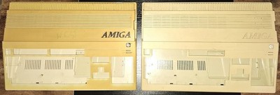 2x Commodore  Amiga 500 / Gehäuse / inkl. Trapdoor + Seitenabdeckung / vergilbt