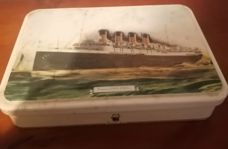 Lot Philatélie : Album plein boîte à trier albums vides  à feuilles mobiles ... - Photo 2/4