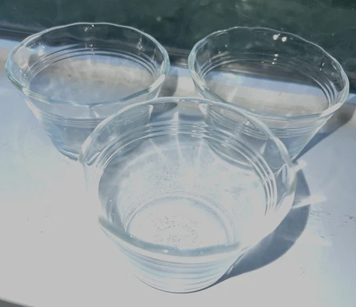 Vintage PYREX 462 Set of 3 Custard Cups Clear Ringed Scalloped 5oz Dessert Bowl