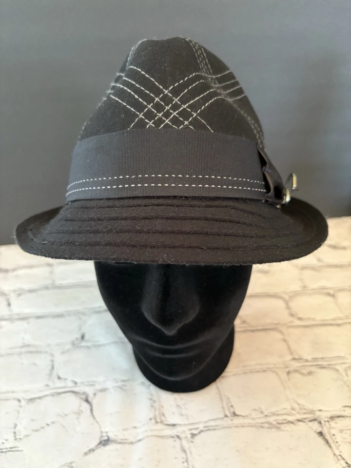 Sombrero Fedora Carlos By Carlos Santana Negro con Acento de Guitarra Para Hombre Talla Mediana Foto 2 de 4