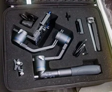 Benro 3XD Gimbal in excellent condition with case, batteries, charger for DSLR 