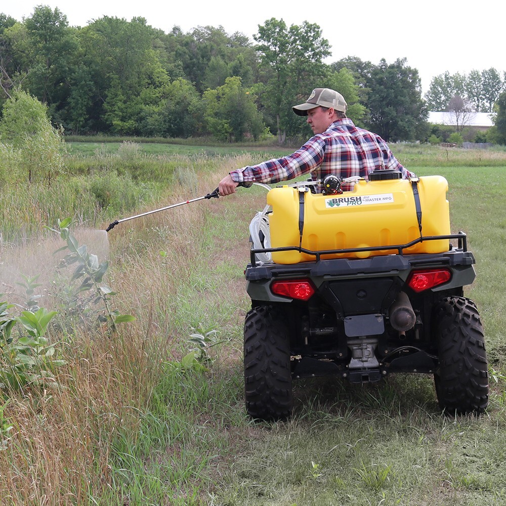 Master MFG 25 Gal Diesel Compatible Brush Pro Spot Sprayer - Flojet 1.6Gpm