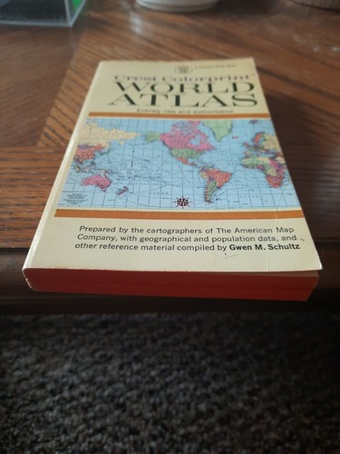 VINTAGE 1966 PAPERBACK CREST COLORPRINT WORLD ATLAS BY GWEN M SCHULTZ EXCELLENT - Picture 6 of 6