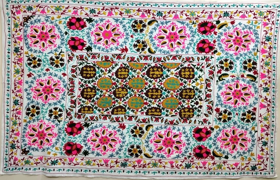 100%Cotton suzani bedspread woolen embroidered for decor of house, wall hanging - Image 2 of 3