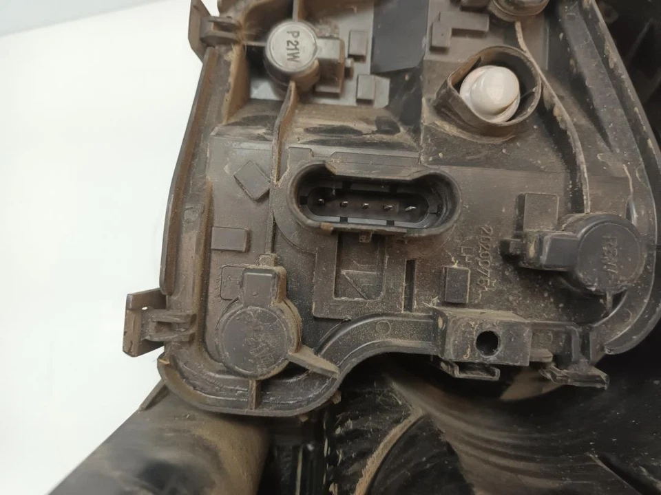 51753758 Piloto Trasero Izquierdo para FIAT LINEA (110) Dynamic 2008 3011229 - Imagen 4 de 4