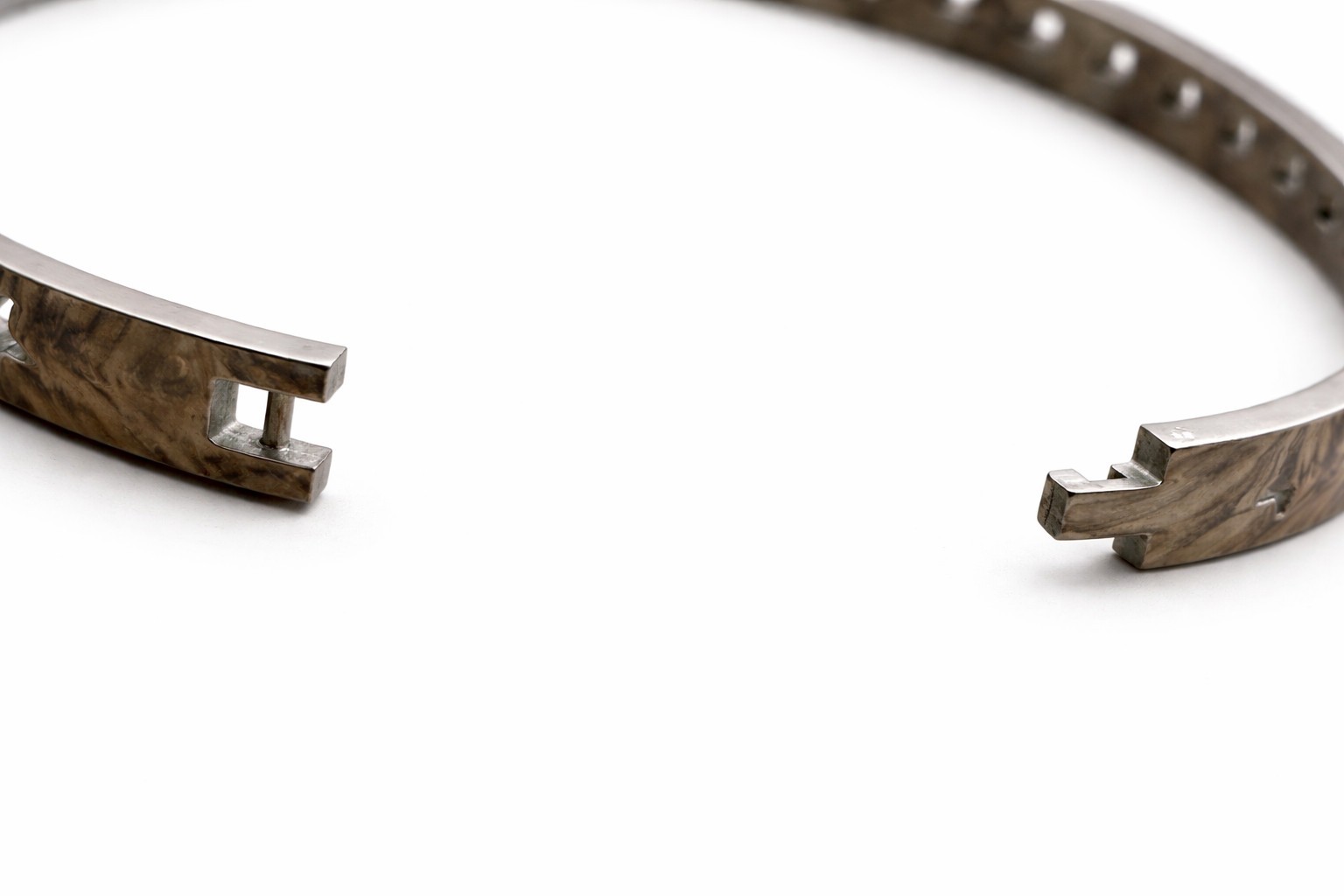 Stackable Metal Star Cut-Out Bangle Bracelets Set… - image 2