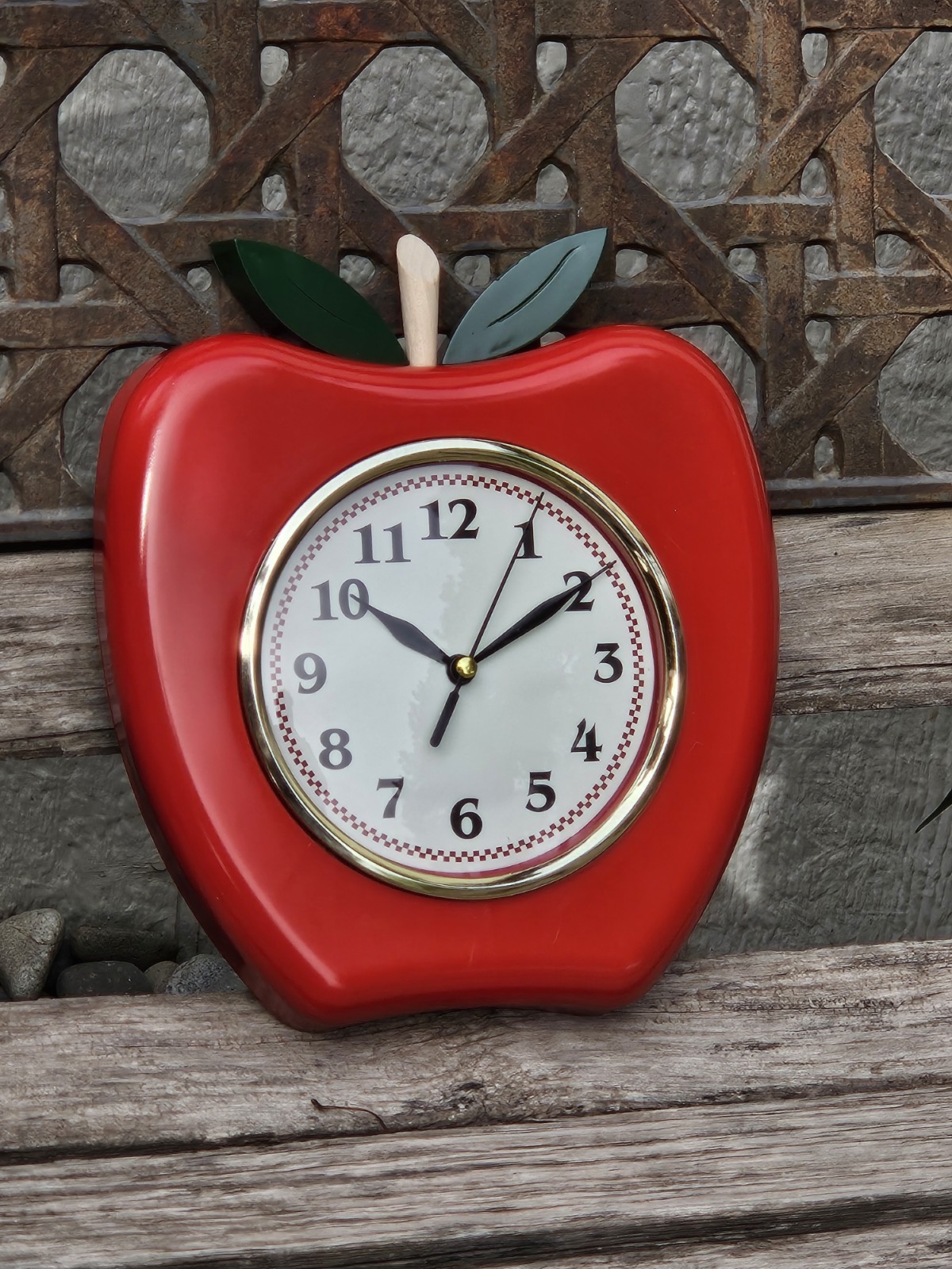 New Vintage Red Apple Kitchen Wall Clock