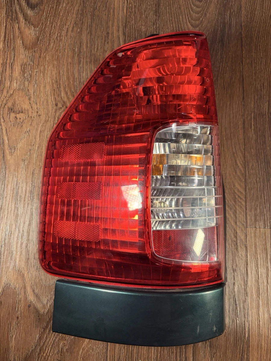 ISUZU TAIL LAMP LH FRR FSR NPR NQR NRR ISUZU TAIL LAMP LH FRR FSR NPR NQR NRR