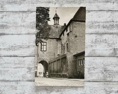 AK Husum Durchgang Markt Rathaus Nordfriesland Architektur alt Postkarte Vintage