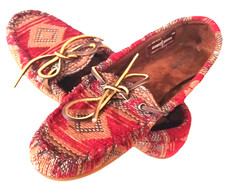 Minnetonka Red Indian Tribal SW Baja Print Womens Size 7 Moccasins Slip On
